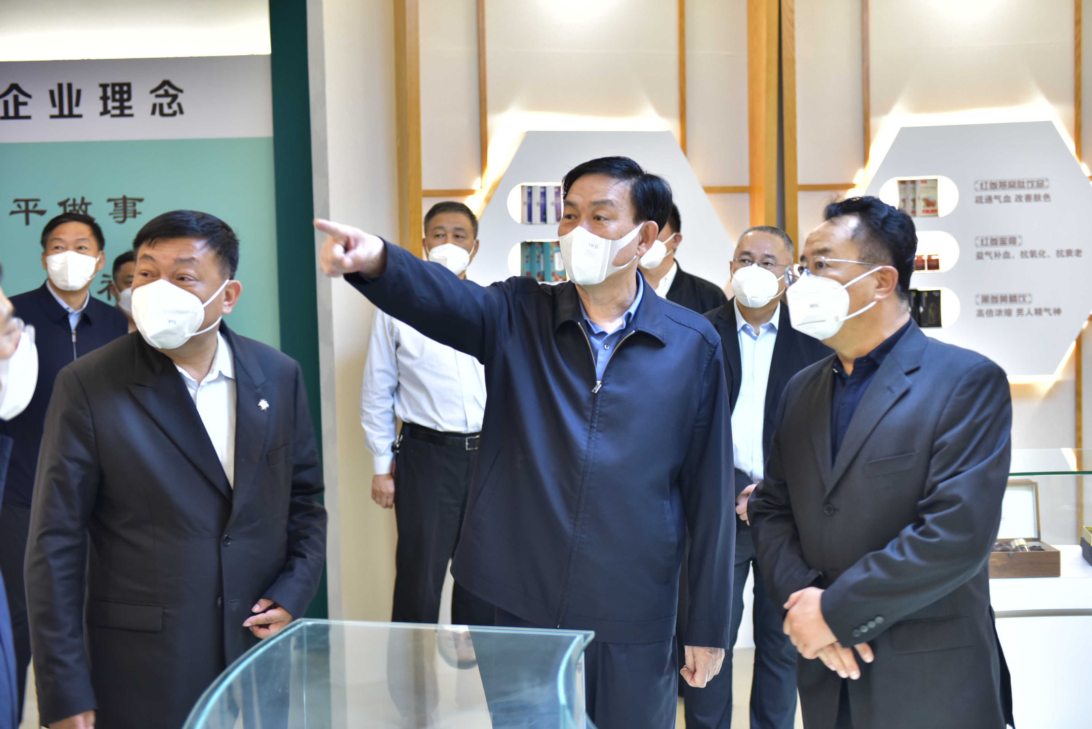 吉林省委常委、長春市委書記張志軍同志就助推民營經(jīng)濟(jì)發(fā)展到吉林北藥集團(tuán)調(diào)研